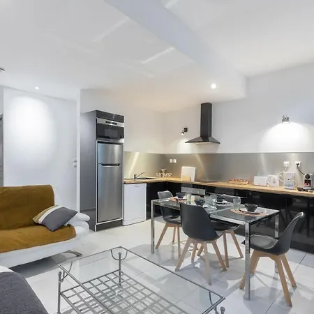 アパート Saint-roch - Spacious, Fully Equipped & Park View モンペリエ