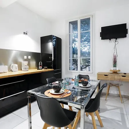 Апартаменты Saint-roch - Spacious, Fully Equipped & Park View